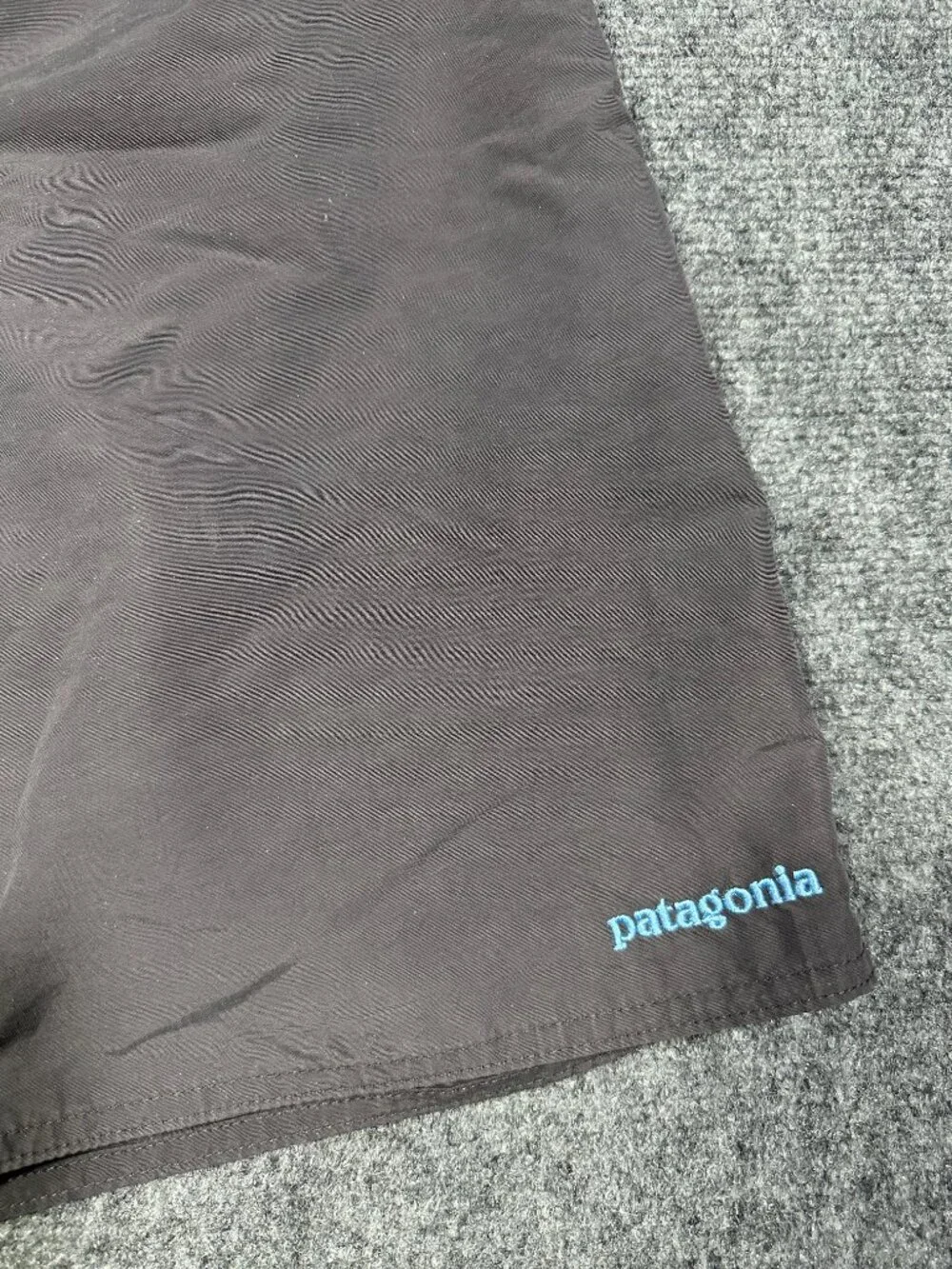 Patagonia Wavefarer Board Shorts Mens 346 Gray Nylon 50 UPF sun protection tie